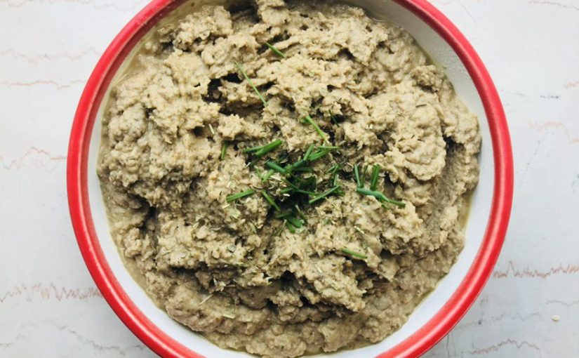Hummus de lentejas y finas&nbsp;hierbas
