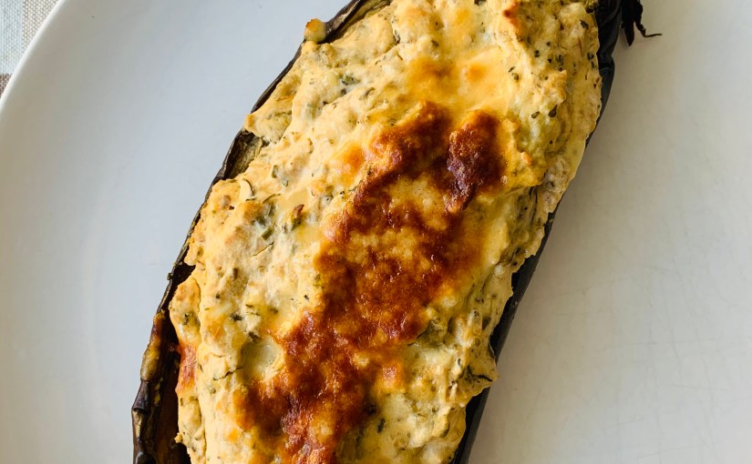 Berenjenas rellenas de ricotta, feta y carne (o&nbsp;soja)